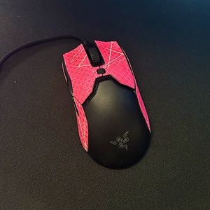 wired Razer viper mini with custom grips